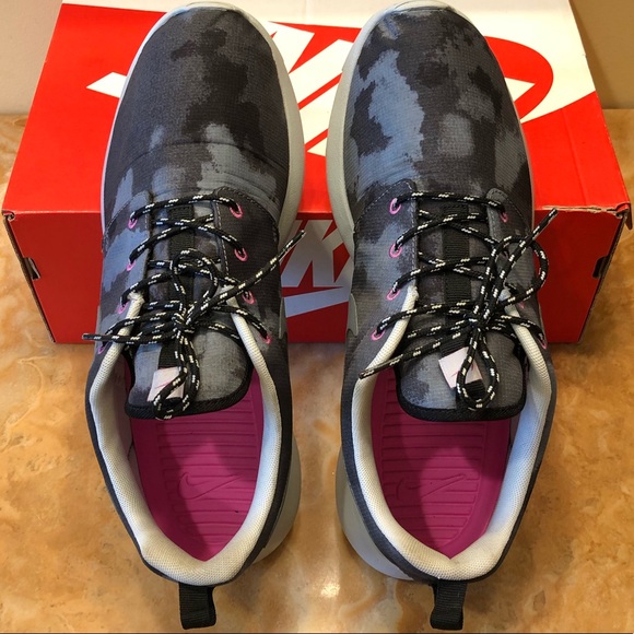 Nike Roshe Run Print Grey Camo Unisex Sneakers - Picture 2 of 8